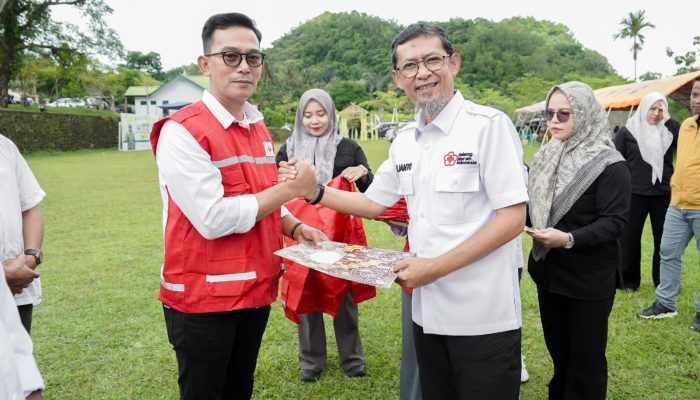 Hujan Guyur Barru Dua Hari Terakhir, Ketua PMI Kec. Barru Instruksikan Anggota Pantau Wilayah dan Lapor Cepat via WhatsApp