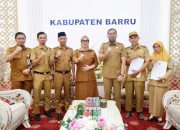 Bupati Barru Serahkan SK Plt Kepada Tiga Pejabat Lingkup Dinas Kesehatan
