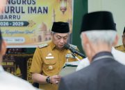 Bawa Tema Kesejahteraan Umat, Wabup Abustan Lantik Pengurus Masjid Agung Nurul Iman