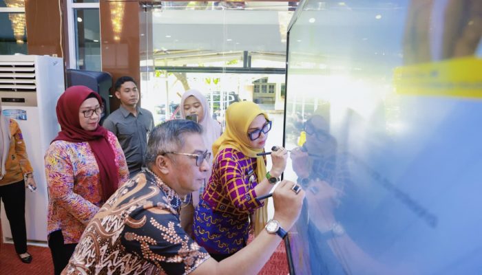 Bupati Barru Resmi Buka Sosialisasi SPMB 2026 dan Tandatangani Komitmen Bersama SPMB Berintegritas