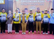 Bupati Barru Lepas Kontingen PGRI untuk Porsenijar Sulsel di Sidrap