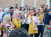 Haru Menyelimuti Penyalaan Perdana Listrik BPBL di Desa Siawung, Bupati Barru: Semoga Bermanfaat untuk Anak Belajar