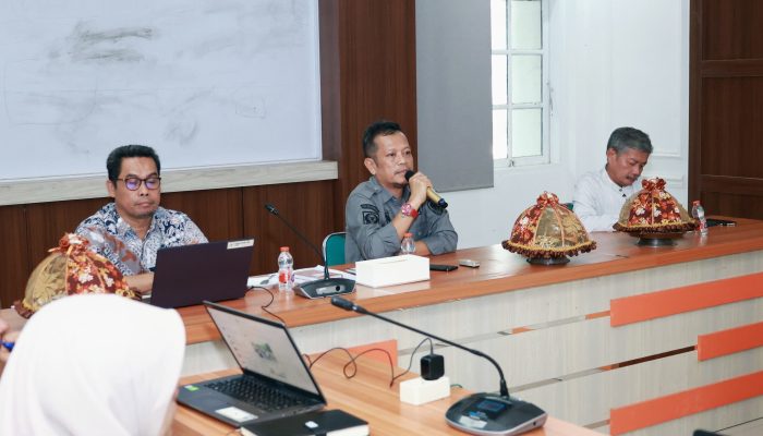 Pemkab Barru Terima Audiensi Mahasiswa, Bahas Revisi Perbup Beasiswa Nomor 96 Tahun 2025