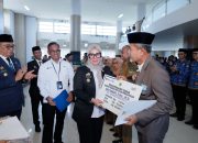Bupati Barru Lantik 154 PNS dan 154 Pejabat, Serahkan SK Pensiun untuk 15 ASN